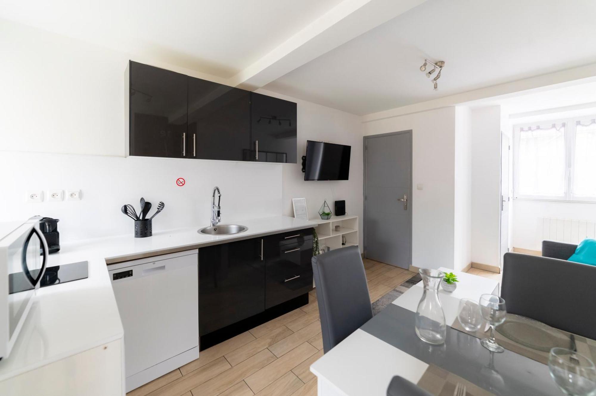Apartment T3 A Proximite De La Gare Et Du Telecabine *